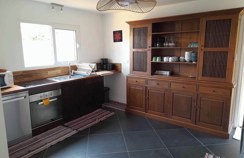 Noumea Villa | Villa con piscina, cerca de playas y actividades.