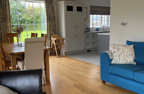 Scotch Street Casa | A haven in the Orchard County.