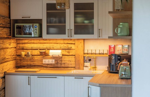 Kardla Cabaña | A holiday like at grandma's. Cosy cottage with pool for families and friends.