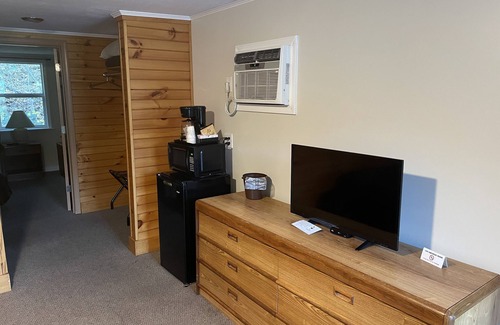 Maggie Valley Hotel | A Holiday Motel