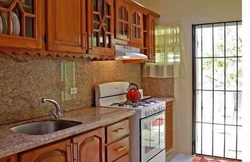 Speightstown Apartamento | A Home away from Home **