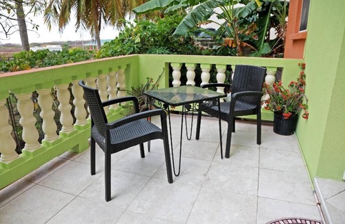 Speightstown Apartamento | A Home away from Home **