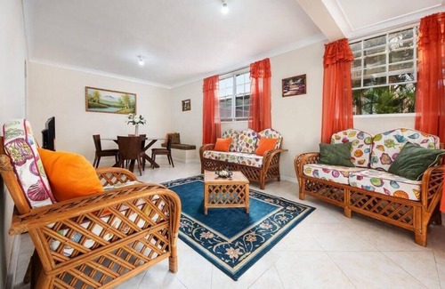 Speightstown Apartamento | A Home away from Home **
