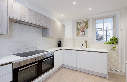 Petty France Cabaña | Cotswold Spa House - historic country house for groups