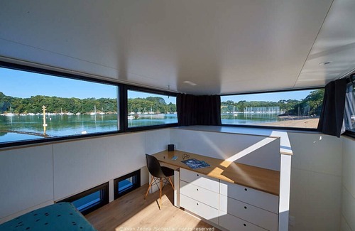 Guidel-Plages Alquiler De Eote | A lodge boat at Guidel-Plages marina