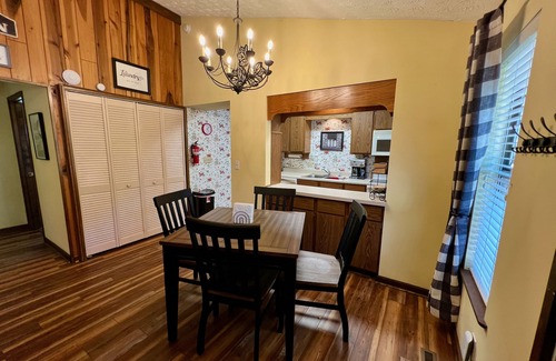 Burnsville Chalet De Esquí | Una vista de un millón de dólares: por encima de las nubes