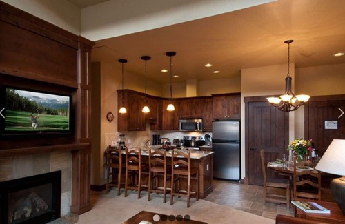 Breckenridge Complejo | A perfect ski vacation in February. Ski-in Ski-out with all the amenities!