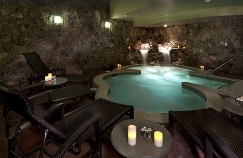 Breckenridge Complejo | A perfect ski vacation in February. Ski-in Ski-out with all the amenities!