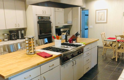 Shenandoah Valley Casa | Bienvenido, "theHiddenGarden", un oasis de serenidad rodeado de más de 30 bodegas.