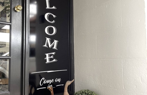 Mount Gambier Casa | ‘A Place to call “Home” - A Bespoke Getaway with FREE Wi-Fi