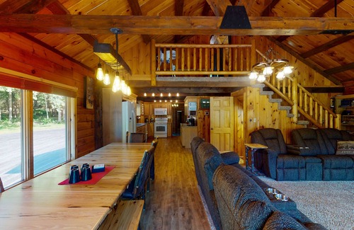 Laurelton Cabina | A quiet, outback setting, nestled in the mountains of Snyder County