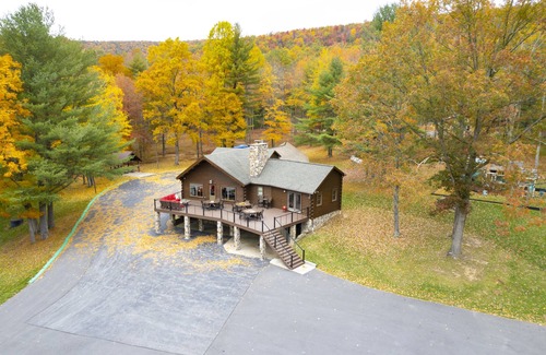 Laurelton Cabina | A quiet, outback setting, nestled in the mountains of Snyder County