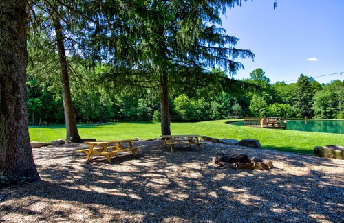 Laurelton Cabina | A quiet, outback setting, nestled in the mountains of Snyder County