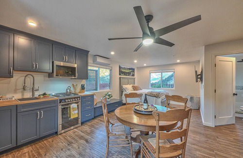 Greenfield Apartamento | A quiet, relaxing, country getaway with a creek, pool and private hot tub.