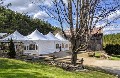 Mono Casa | A setting for a rustic wedding, family reunion or wellness retreat