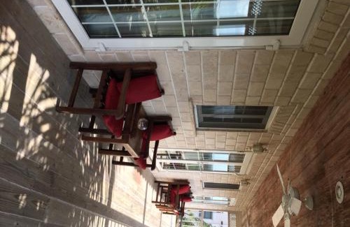 Gambier Hotel | A Stone's Throw Away