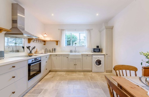 Shipston on Stour Cabaña | A stylish, dog friendly, single storey holiday cottage in the Cotswolds with stunning countryside vi