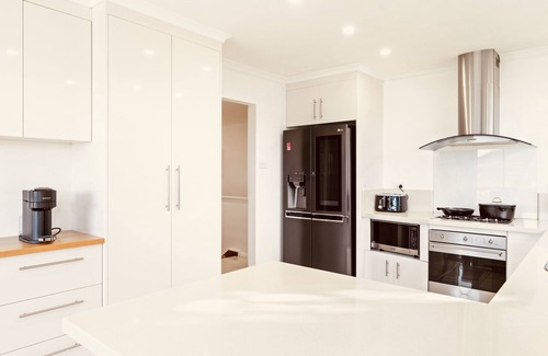 Berriedale Casa | A sunny house with stunning water views in Rosetta