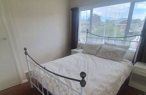 Foxton Beach Casa | A tidy treasure close to the beach! Enough space for the whole family.