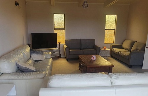 Foxton Beach Casa | A tidy treasure close to the beach! Enough space for the whole family.