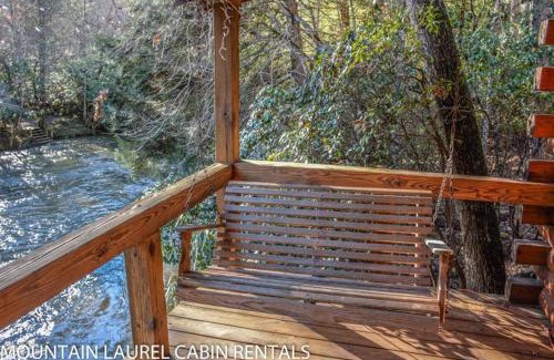 Blue Ridge Casa | A Tumblin` Run