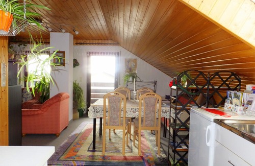 Ahorn Apartamento | A U S Z E I T - El oasis para sentirse bien en el terreno de construcción entre Odenwald y Taubertal