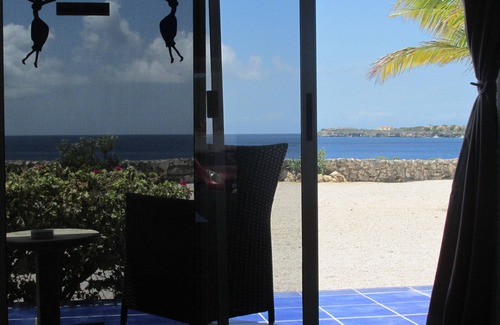 Sabana Westpunt Apartamento | Todo un nuevo apartamento amueblado. 2 pisos, 2 baños, vista 100% al mar.