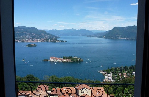 Someraro Apartamento | 2 Una ventana con vistas al lago Maggiore!