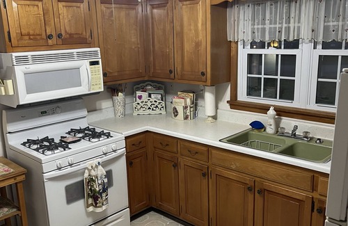 Harrisburg Casa | A Wonderful 3 Bedroom House Close to the Shawnee National Forest !