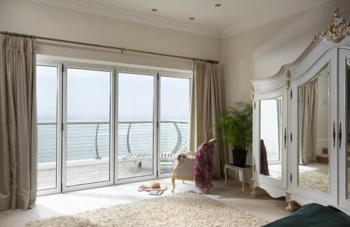 Folkestone Casa | Abbots Cliff House by Bloom Stays