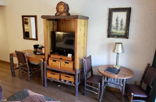 Nashville Hotel | Abe Martin Lodge & Cabins