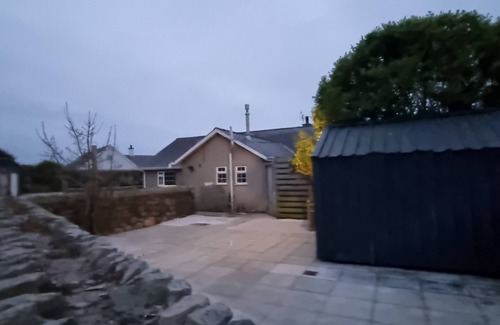 Bwlchtocyn Casa | Abersoch house sleeps 14 with hot tub, large garden and dog friendly