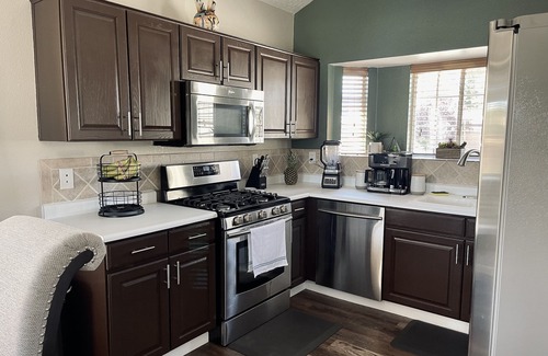 Alban Hills Casa | ABQ Home Overlooking Mountain- Near Sandia Tramway + Balloon Fiesta