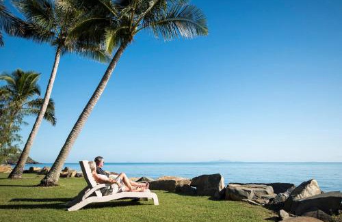 Blacks Beach Apartamento | ABSOLUTE BEACH FRONT MACKAY - Blue Pacific