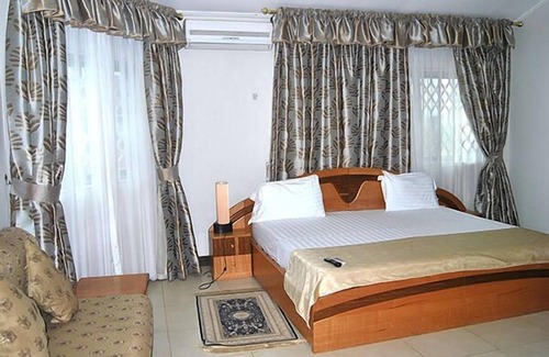 Kwabenyan Hotel | Acacia Lodge, North Legon