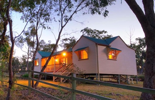 Ballandean Villa | Accommodation Creek Cottages & Sundown View Suites