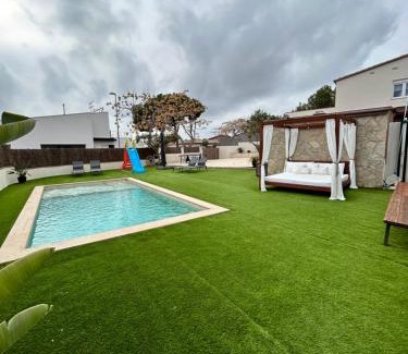 Vilanova I la Geltru Casa | Acogedora casa con piscina y 3 dormitorios