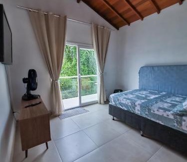 Tesouro da Colina Chalet De Esquí | Aconchego em Ilhabela