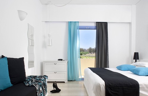 Kamari Hotel | Acqua Vatos Santorini Hotel