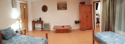 Emgwenya Cabina | Acra-Retreat Mountain View Lodge