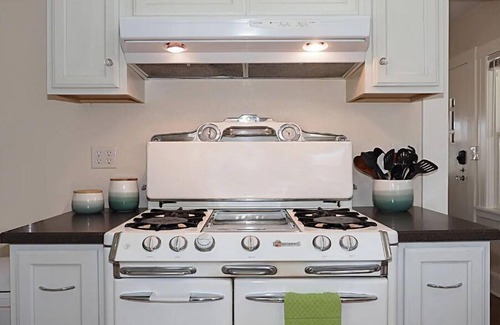 Sebastopol Casa | Across from The Barlow/Wine country