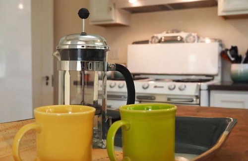 Sebastopol Casa | Across from The Barlow/Wine country