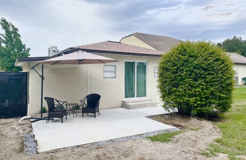 Winter Haven Cabaña | Adorable 1 bedroom guesthouse near Legoland