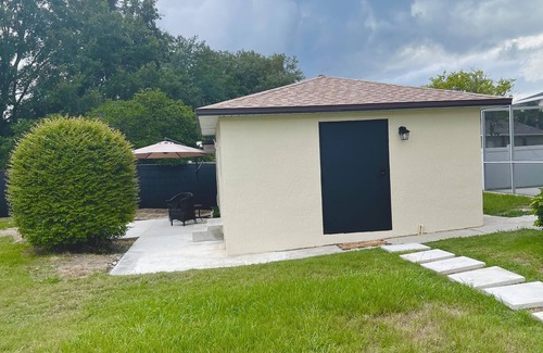 Winter Haven Cabaña | Adorable 1 bedroom guesthouse near Legoland