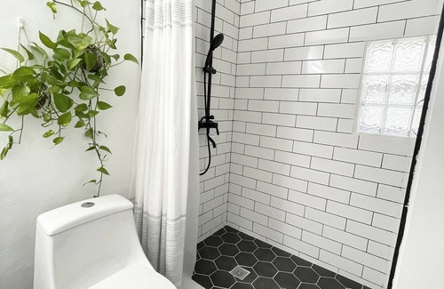 Winter Haven Cabaña | Adorable 1 bedroom guesthouse near Legoland