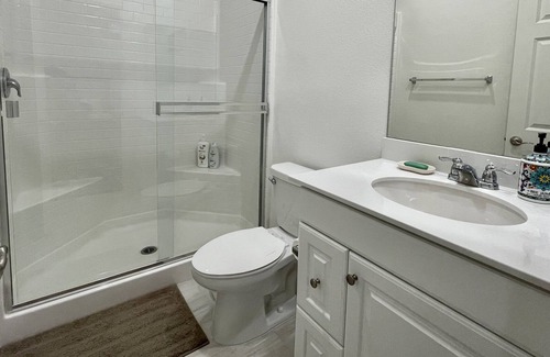 Colton Apartamento | Adorable New home w/ King Bed Suite near UCR