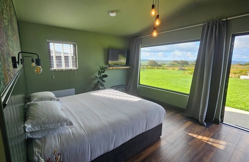 Drimoleague Complejo | Adults-Only Retreat with Private Spa & Stunning Sea Views