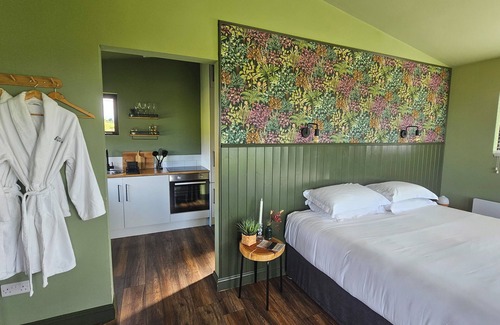 Drimoleague Complejo | Adults-Only Retreat with Private Spa & Stunning Sea Views