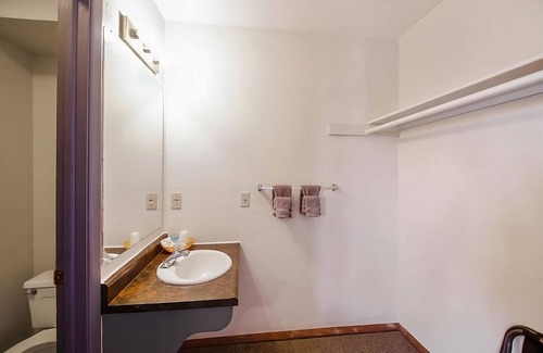 Cheyenne Wells Casa | Affordability Meets Comfort! Free Parking, Pet-Friendly Property