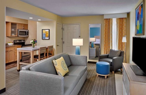 Blue Ash Hotel | Affordability Meets Comfort! Pets Are Welcome, Free Breakfast!